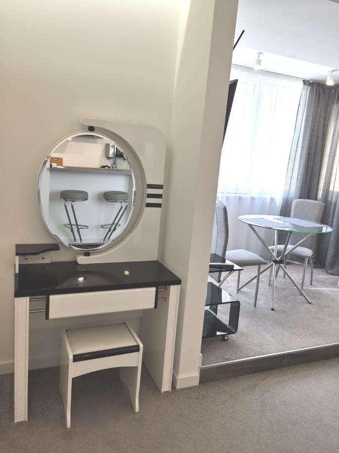 Stylish Riverside Apartments In Riviera Complex Mykolajiv Exteriör bild